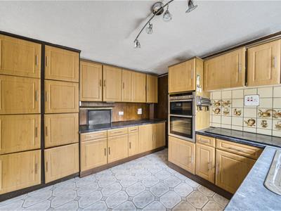 Kitchen: